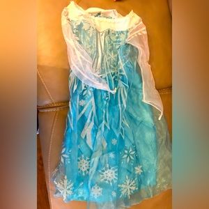 Elsa costume. Size 6